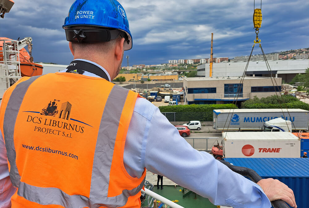 DCS Liburnus Worker supervising loading and transport